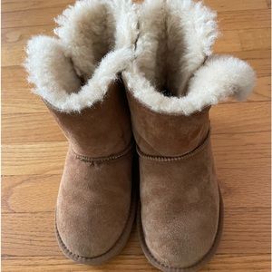 Kids UGG boots size US 2/3